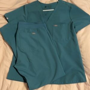 Figs(L), Seafoam Catarinatop/Livingston pant